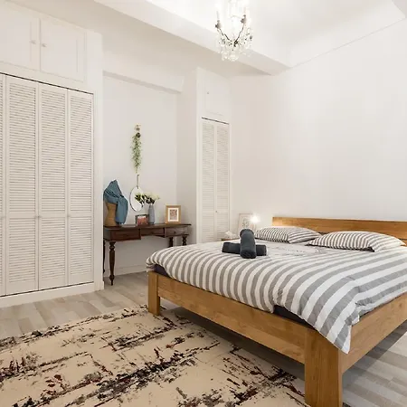 Pref 2 - F4 - Vaste Et Bourgeois ,3 Chambres, Ascenseur, Vx-nice * Nice