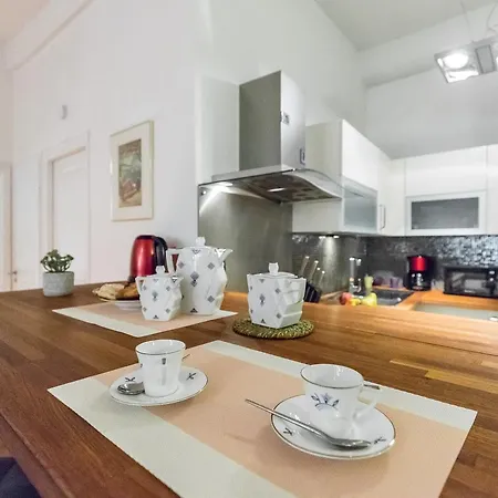 Pref 2 - F4 - Vaste Et Bourgeois ,3 Chambres, Ascenseur, Vx-nice شقة *