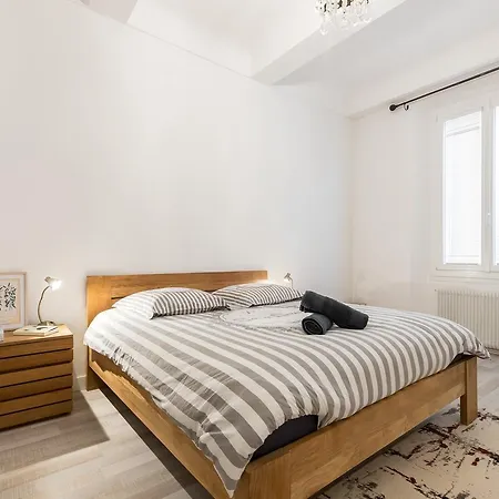 Pref 2 - F4 - Vaste Et Bourgeois ,3 Chambres, Ascenseur, Vx-nice * Nice