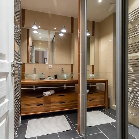 Pref 2 · F4 - Vaste Et Bourgeois ,3 Chambres, Ascenseur, Vx-nice Nice