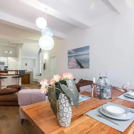 Pref 2 - F4 - Vaste Et Bourgeois ,3 Chambres, Ascenseur, Vx-nice Apartment Nice